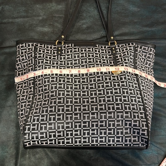 🔥Tommy Hilfiger Black and White Tote Bag🔥 - Picture 7 of 8